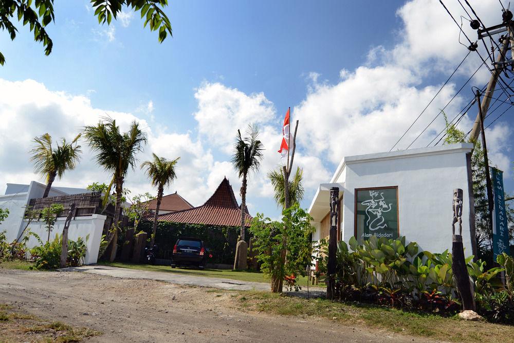 Вілла Alam Bidadari Seminyak Екстер'єр фото